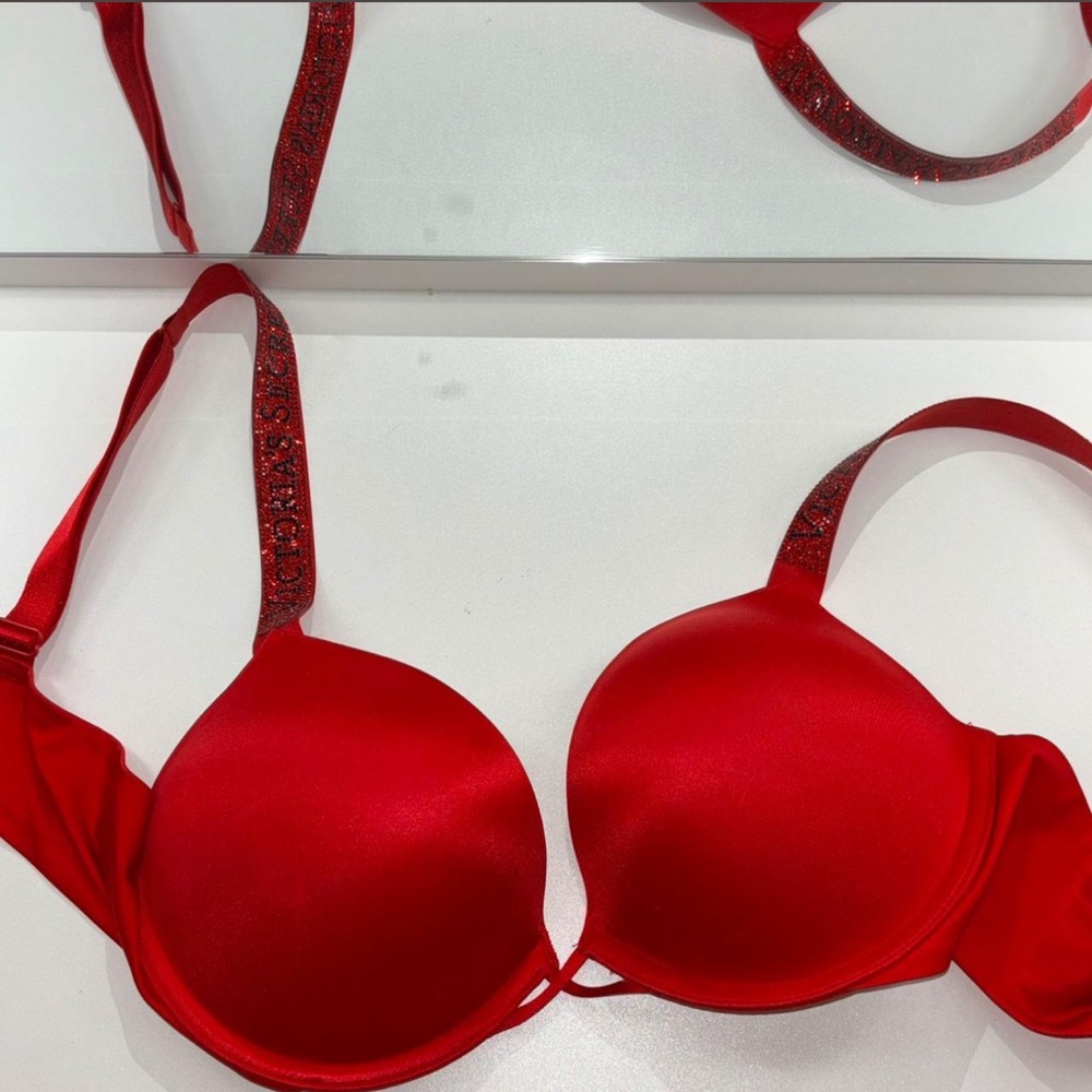 Victoria's Secret rhinestone bra
- size 36b